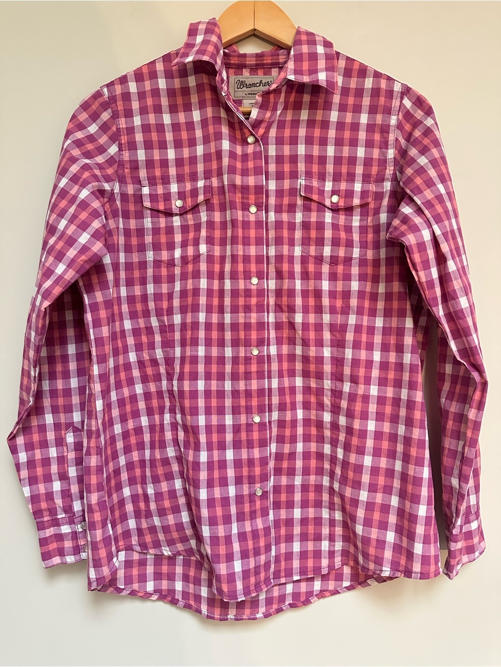 Wrancher by Wrangler Pearl Snap Shirt Women’s‎ Medium Pink Purple Plaid